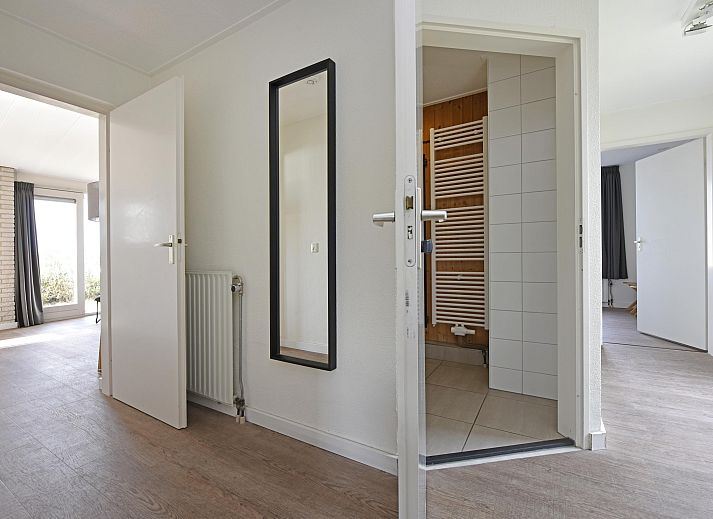 Freistehendes Haus in Kamperland mit Terrasse und Garten, ideales Ferienhaus in Noord-Beveland, Zeeland, mit Blick auf den Jachthafen.