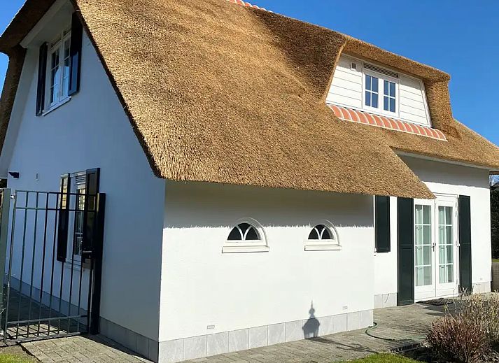 Guest house 590390 - Holiday property Noord-Beveland - ZeelandhuisaanZee