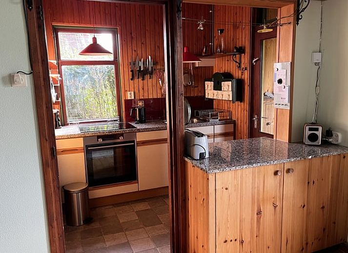 Ferienhaus in Kamperland, Noord-Beveland, mit gruenem Garten und beruhigender Natur, perfekt zum Entspannen in Zeeland.