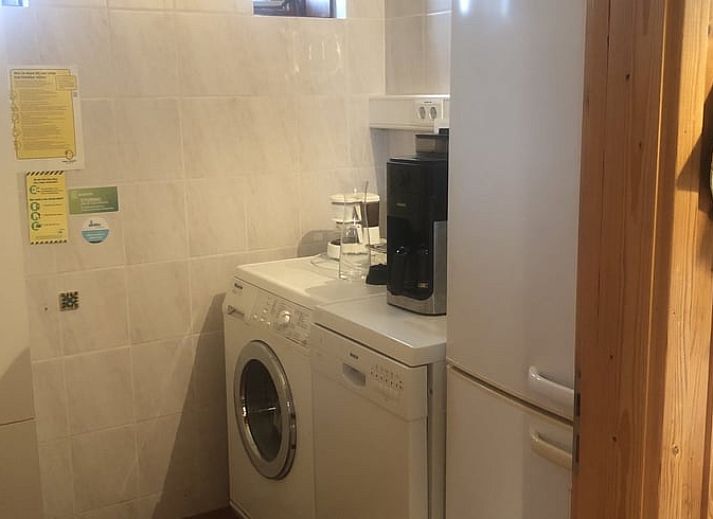 Ferienhaus in Kamperland, Noord-Beveland, mit gruenem Garten und beruhigender Natur, perfekt zum Entspannen in Zeeland.