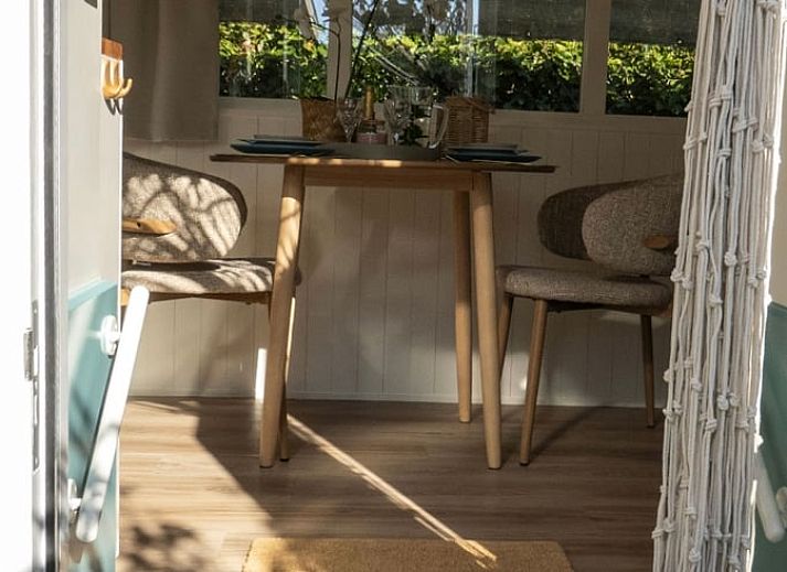 Vakantiehuis in Kortgene omringd door groene natuur, perfect voor een ontspannen verblijf in Noord-Beveland, Zeeland.