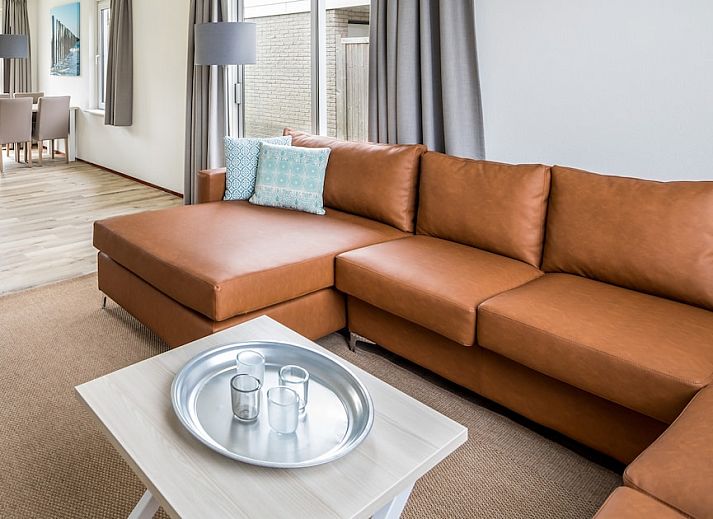 E Komfort Bungalow in Scharendijke, Zeeland mit sonniger Terrasse und gruenem Garten, ideales Ferienhaus fuer Entspannung auf Schouwen-Duiveland.