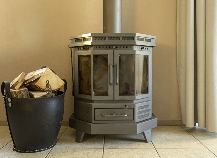 Stylish bathroom with bathtub in Grevelingenhof vacation home, Scharendijke, Schouwen-Duiveland, Zeeland.