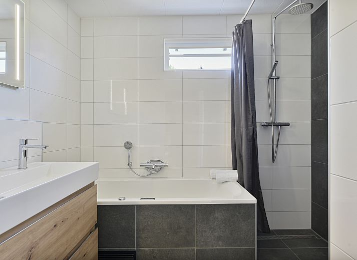 Guest house 6004114 - Bungalow Schouwen-Duiveland - Villapark Livingstone | 6-persoons villa | 6D2