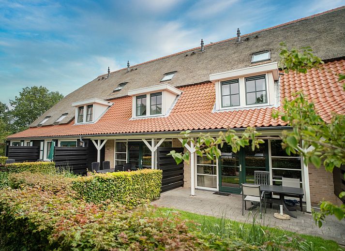 Gemuetliches Wohnzimmer in der Residence 't Hof van Haamstede, einem 4-Personen-Bauernhaus in Burgh-Haamstede, Zeeland.