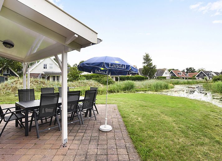 Comfortabele zithoek in vakantiehuis Duinpark 't Hof van Haamstede, Burgh-Haamstede, Zeeland.