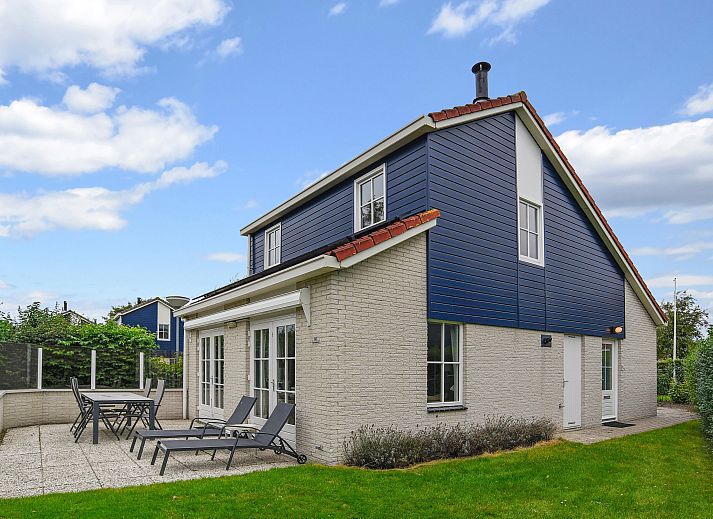 Villapark Livingstone 4-person villa 4BE in Burgh-Haamstede with spacious garden and modern terrace in Zeeland.