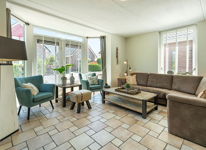 Vakantiewoning Zeepe Duinen 17, De Kreeft in Burgh-Haamstede, een charmant vakantiehuis met groene omgeving en moderne architectuur.