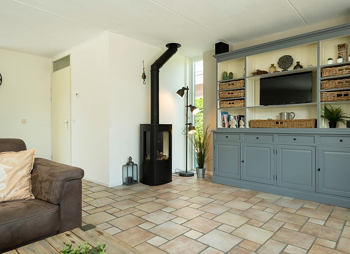 Vakantiewoning Zeepe Duinen 17, De Kreeft in Burgh-Haamstede, een charmant vakantiehuis met groene omgeving en moderne architectuur.