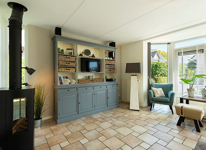 Zeepe Duinen 17, De Kreeft in Burgh-Haamstede, een vakantiehuis met een zonnig terras en prachtig uitzicht op de natuur.