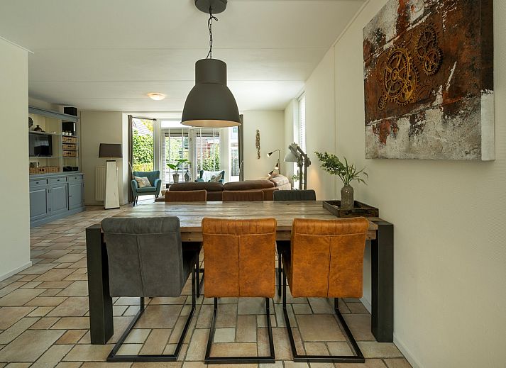 Zeepe Duinen 17, De Kreeft in Burgh-Haamstede, een vakantiehuis met een zonnig terras en prachtig uitzicht op de natuur.