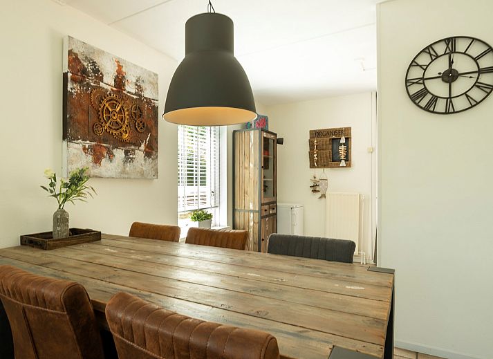 Zeepe Duinen 17, De Kreeft in Burgh-Haamstede, een vakantiehuis met een zonnig terras en prachtig uitzicht op de natuur.