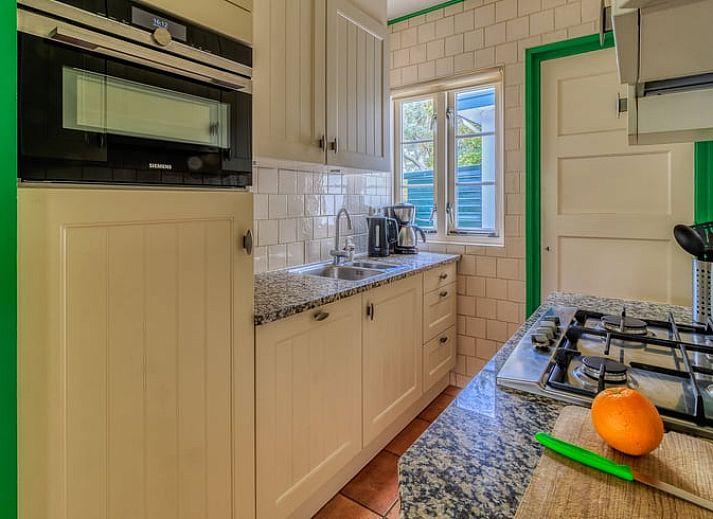 Charmantes Ferienhaus Cottage in Burgh-Haamstede mit Terrasse in der Natur von Schouwen-Duiveland, Zeeland.