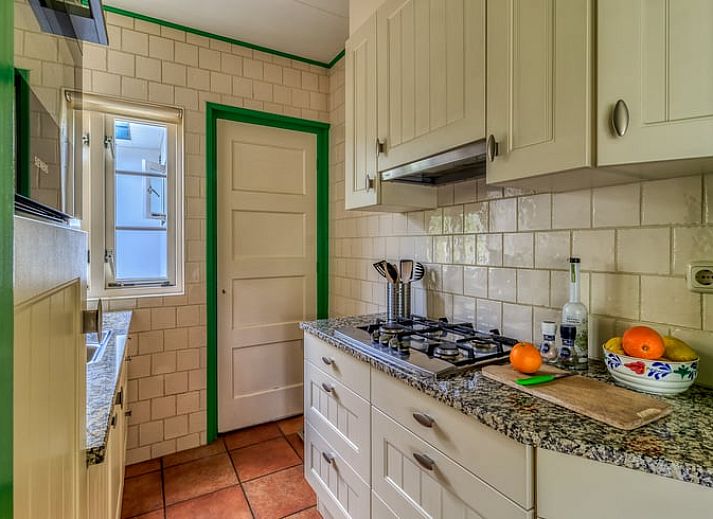 Eingang zum Ferienhaus in Burgh-Haamstede, umgeben von viel Gruen in Burgh-Haamstede, Schouwen-Duiveland, Zeeland.