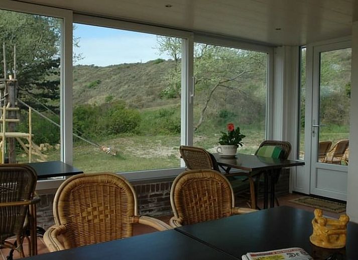 Eingang zum Ferienhaus in Burgh-Haamstede, umgeben von viel Gruen in Burgh-Haamstede, Schouwen-Duiveland, Zeeland.