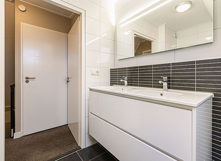 Guest house 600439 - Bungalow Schouwen-Duiveland - Villapark Livingstone | 6-persoons villa | 6C1