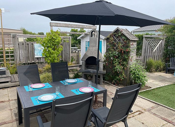 VZ996 Mobile home in Burgh Haamstede with terrace and garden furniture in Burgh-Haamstede, Schouwen-Duiveland, Zeeland.