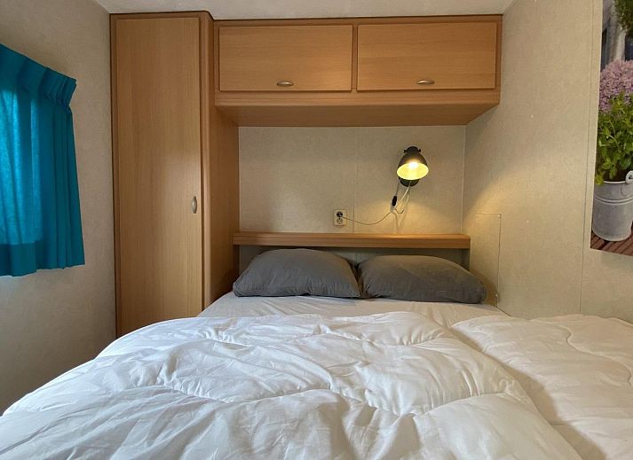 Quiet sitting area in the garden of VZ996 Mobile home in Burgh Haamstede, Burgh-Haamstede, Schouwen-Duiveland, Zeeland.