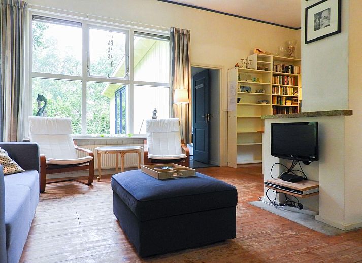 Ingang van VZ345 Vakantiehuis Burgh-Haamstede omgeven door natuur in Zeeland.