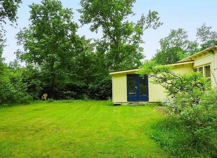 Bosrijke omgeving bij VZ345 Vakantiehuis Burgh-Haamstede in Schouwen-Duiveland.