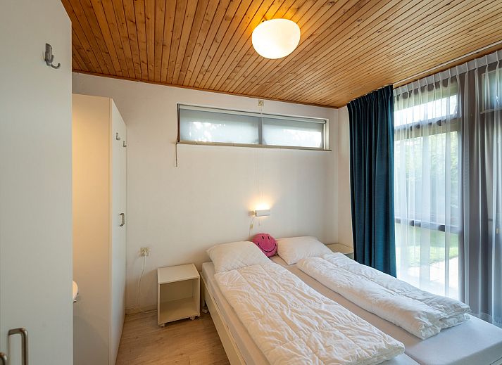 Vakantiebungalow Gravenhof 12 in Zeeland met ruime tuin en terras in Burgh-Haamstede.