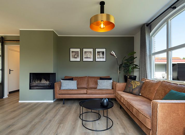 Charming vacation home Holiday home Schouwse Duin 27 "l'Ancora" in Burgh-Haamstede with classic brick facade.