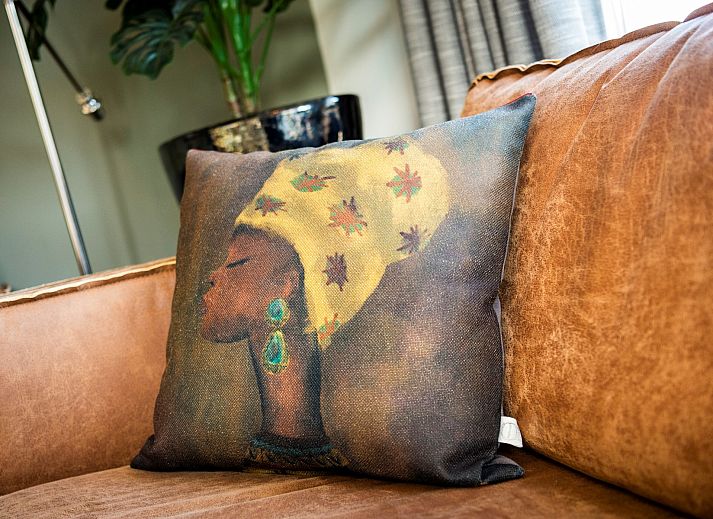 Charming vacation home Holiday home Schouwse Duin 27 "l'Ancora" in Burgh-Haamstede with classic brick facade.