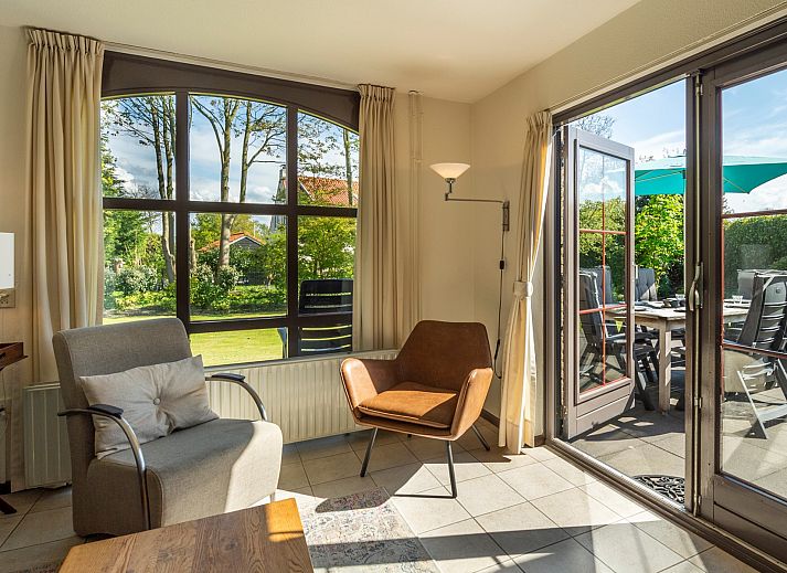 Vacation home Schouwse Duin 35 with spacious garden in Burgh-Haamstede, perfect for relaxation in Zeeland.