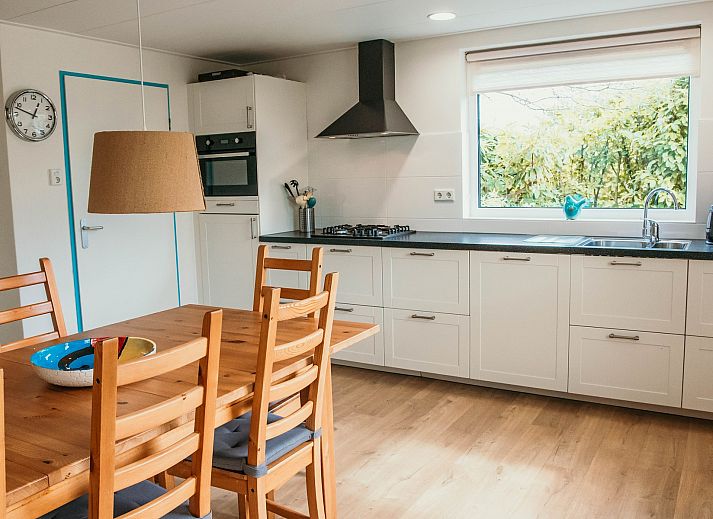 Eingang zum Family House Duinrand, einem charmanten Ferienhaus in Burgh-Haamstede, Zeeland.