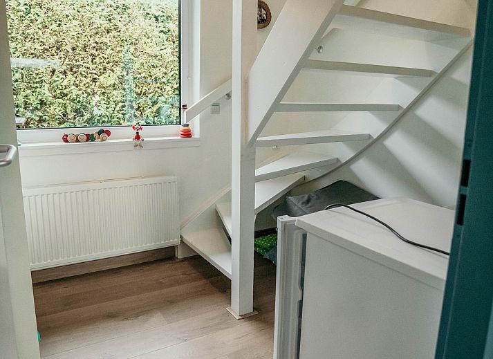 Geraeumiges Esszimmer im Familienhaus Duinrand, Burgh-Haamstede, ideal fuer Familienessen.