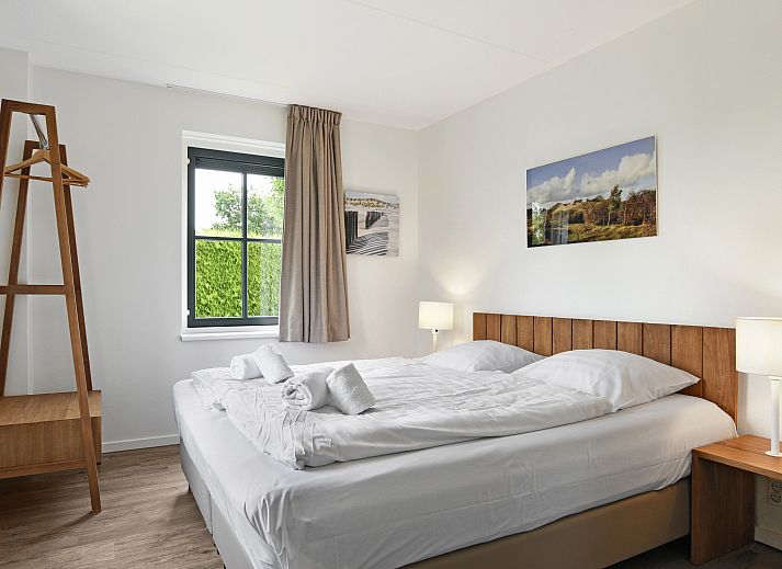 Guest house 600484 - Bungalow Schouwen-Duiveland - Duinpark 't Hof van Haamstede | 8-persoons bungalow | 8E1