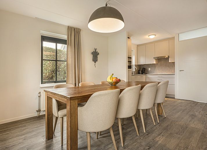 Guest house 600484 - Bungalow Schouwen-Duiveland - Duinpark 't Hof van Haamstede | 8-persoons bungalow | 8E1