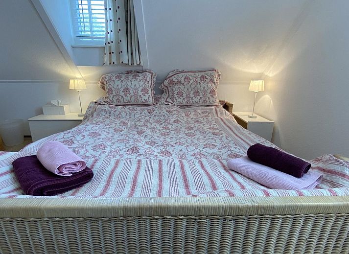 Bright and spacious living room in VZ217 Holiday home Bruinisse, ideal for a relaxing stay.