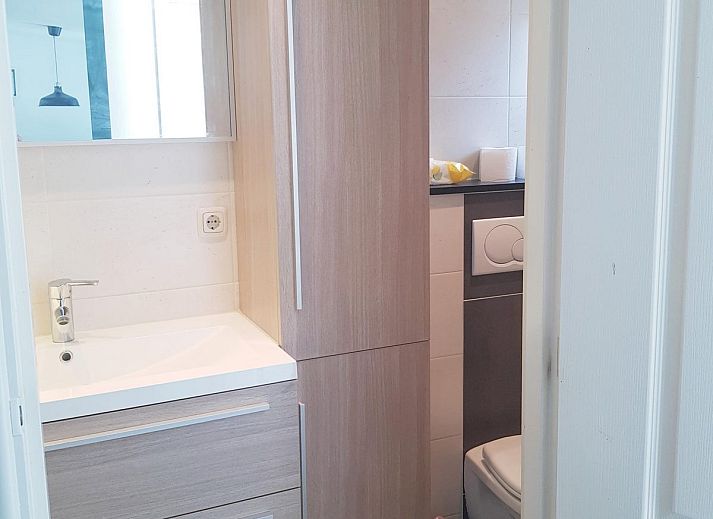 Gemuetliches Sofa im Freien im Ferienhaus VZ1096 in Bruinisse, Schouwen-Duiveland, Zeeland.