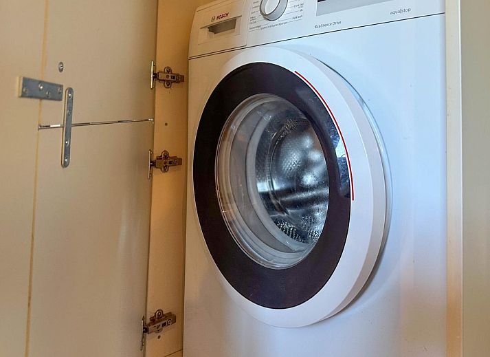 Stilvolles Wohnzimmer des Ferienhauses Rosegarden in Bruinisse, Schouwen-Duiveland.