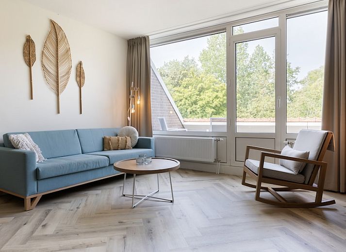 Appartement Luxe 4B in Bruinisse, Schouwen-Duiveland biedt een serene vakantie-ervaring te midden van de groene natuur van Zeeland.