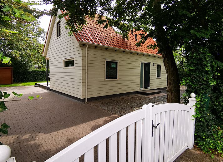Ferienhaus Duinweg 12 in Renesse, ein charmantes Ferienhaus mit grossem Garten und moderner Terrasse in Zeeland.