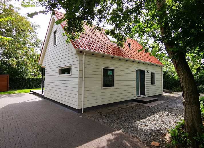 Ferienhaus Duinweg 12 in Renesse, ein charmantes Ferienhaus mit grossem Garten und moderner Terrasse in Zeeland.
