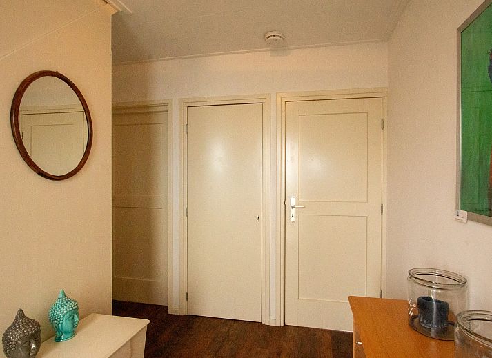 Eingang zum Holiday home Duinweg 12 in Renesse, einem gemuetlichen Ferienhaus in Schouwen-Duiveland, Zeeland.