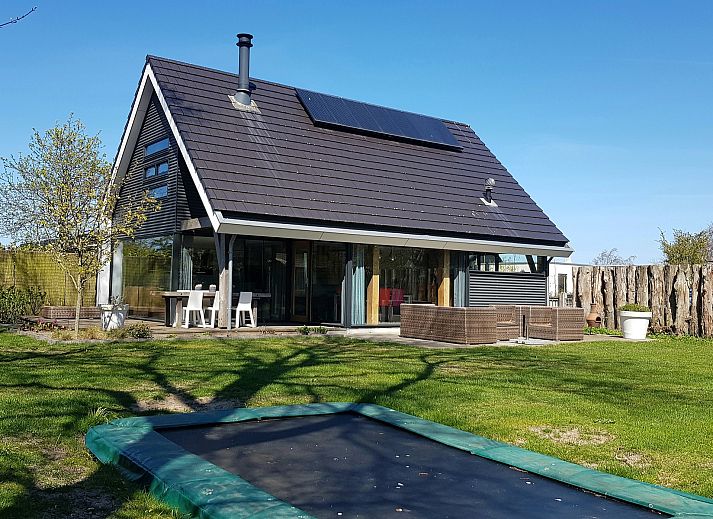 Vacation home Horizon 36, 'Sea You' in Renesse with spacious garden and trampoline.