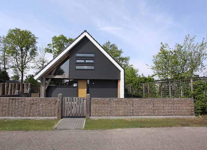 Veranda of Holiday home Horizon 36, 'Sea You' in Renesse, perfect for outdoor dining.