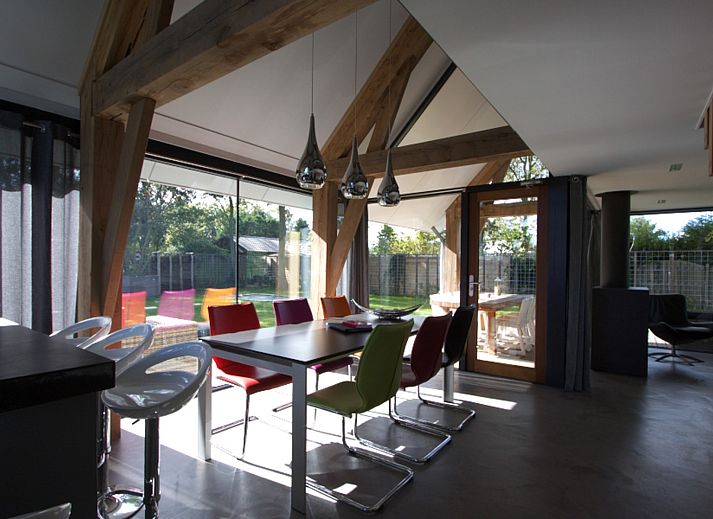 Veranda of Holiday home Horizon 36, 'Sea You' in Renesse, perfect for outdoor dining.