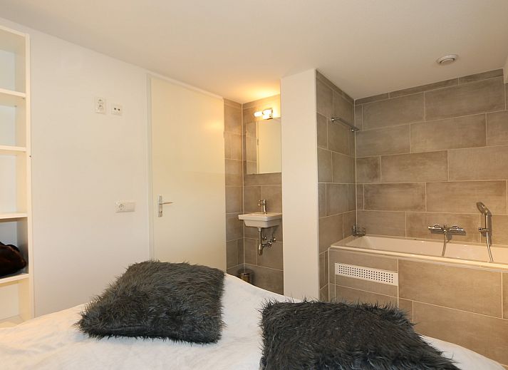 Gemuetliche Terrasse im Ferienhaus Zonnedorp 4, Villa Jula, Renesse, ideal zum Entspannen an der frischen Luft.