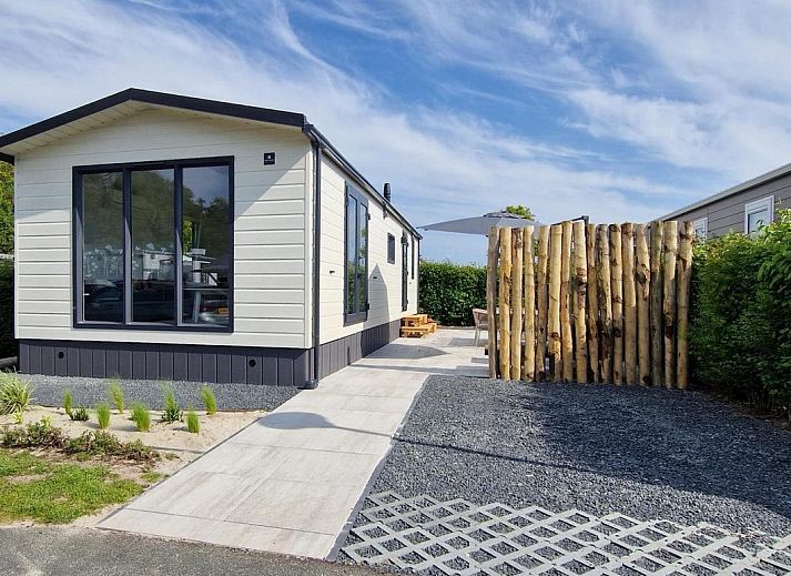 VZ2326 Holiday Chalet Stern 1866 Renesse in Zeeland offers a modern exterior in Renesse, Schouwen-Duiveland.