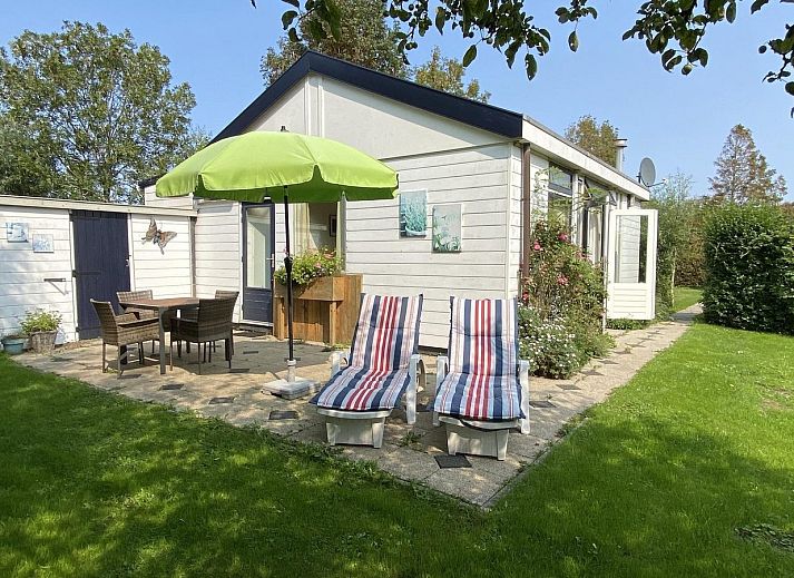 VZ891 Vakantiehuis in Renesse met zonnige tuin en ligstoelen in Schouwen-Duiveland, Zeeland.