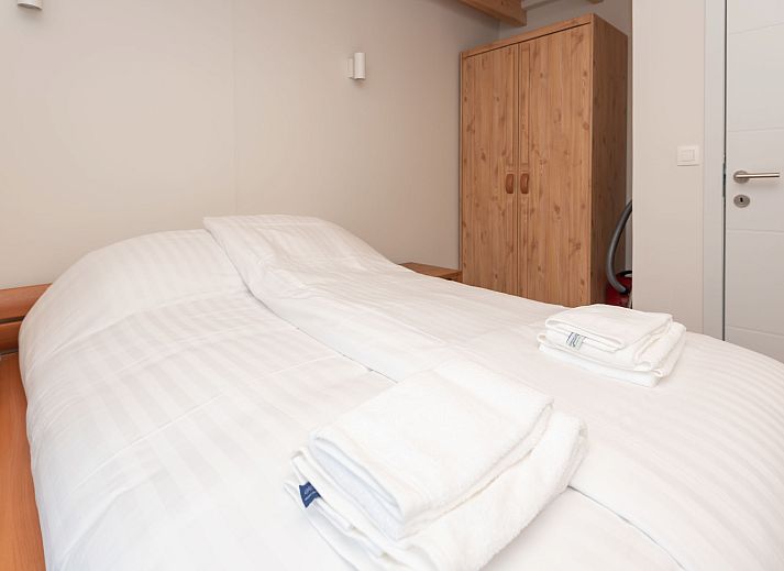 Modern kitchen in Holiday home Horizon by the Sea, Renesse, fully equipped with all necessities.