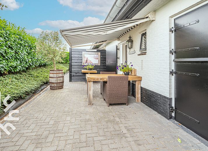 Gemuetliche Terrasse im Ferienhaus ZE636 in Renesse, Schouwen-Duiveland, Zeeland.
