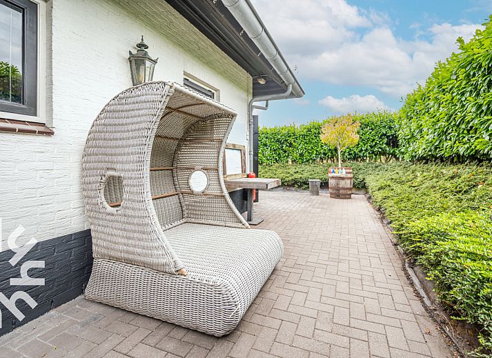 Gemuetliches Wohnzimmer im Ferienhaus ZE637 in Renesse, Schouwen-Duiveland, ideal zum Entspannen.