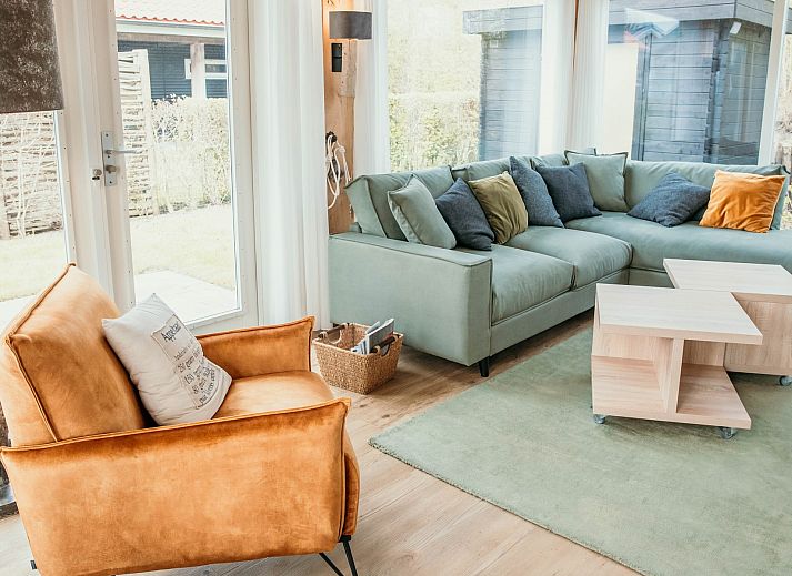 Zonnedorp 14 Mon Repos vacation home in Renesse with spacious garden and terrace in Schouwen-Duiveland