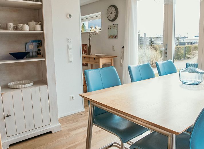 Zonnedorp 14 Mon Repos vacation home in Renesse with spacious garden and terrace in Schouwen-Duiveland